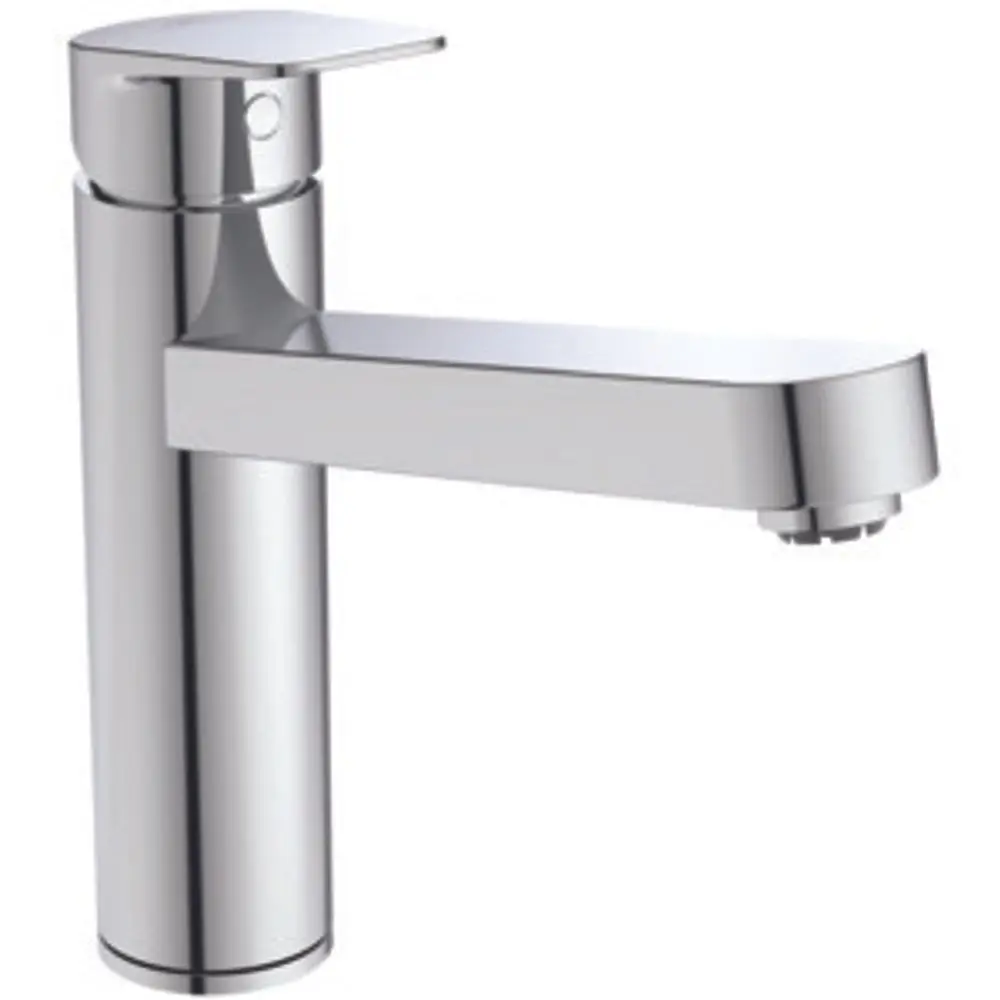 Küchenarmatur von Ideal Standard mit einem schlichten, verchromten Design und einem langen Rohrauslauf für Niederdrucksysteme.